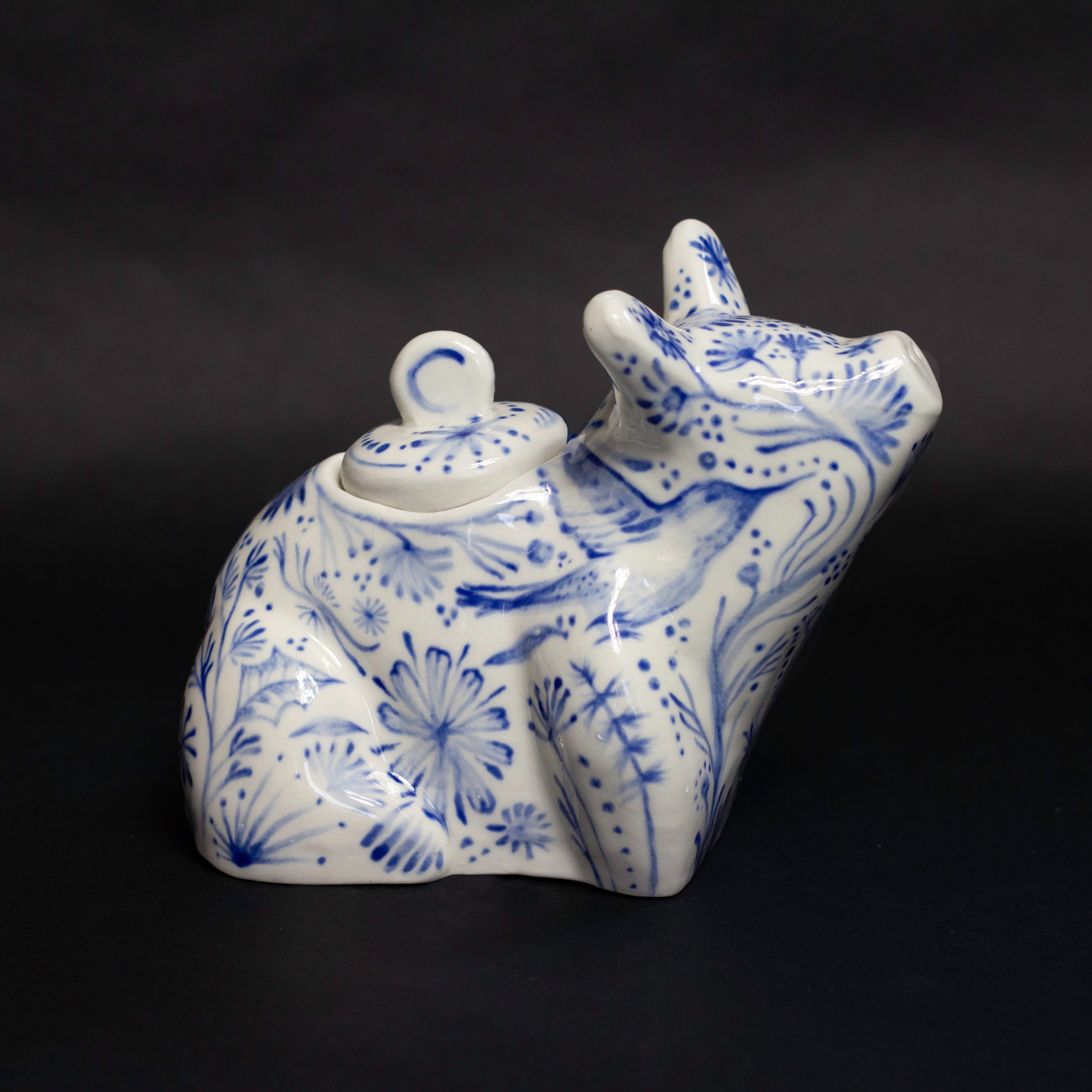 New Edition: Delfts Blue Porcelain Pig Teapots